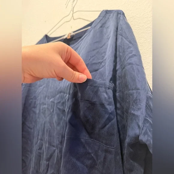 Lunya Nordstrom navy blue silk short sleeve t shirt top and shorts pajama set - Picture 6 of 11